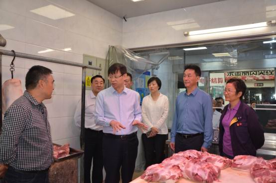 副市長許昆林赴西郊國際檢查節前保供穩價工作(2)25.jpg 副市長許昆林赴西郊國際檢查節前保供穩價工作(2)25.jpg